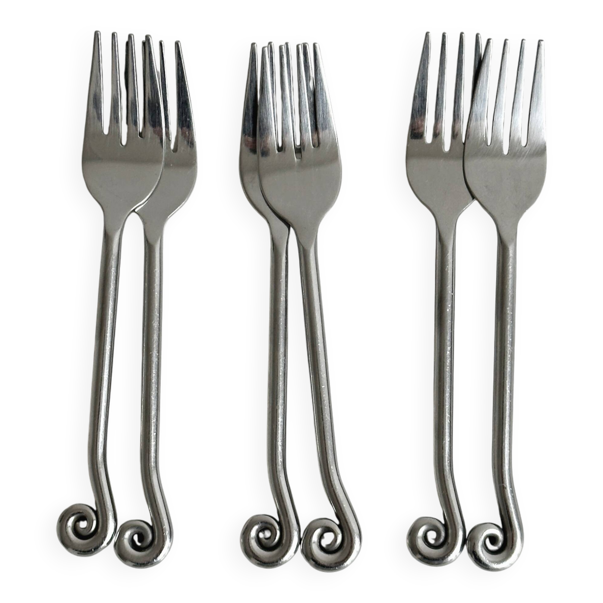 6 shiny metal cutlery sets