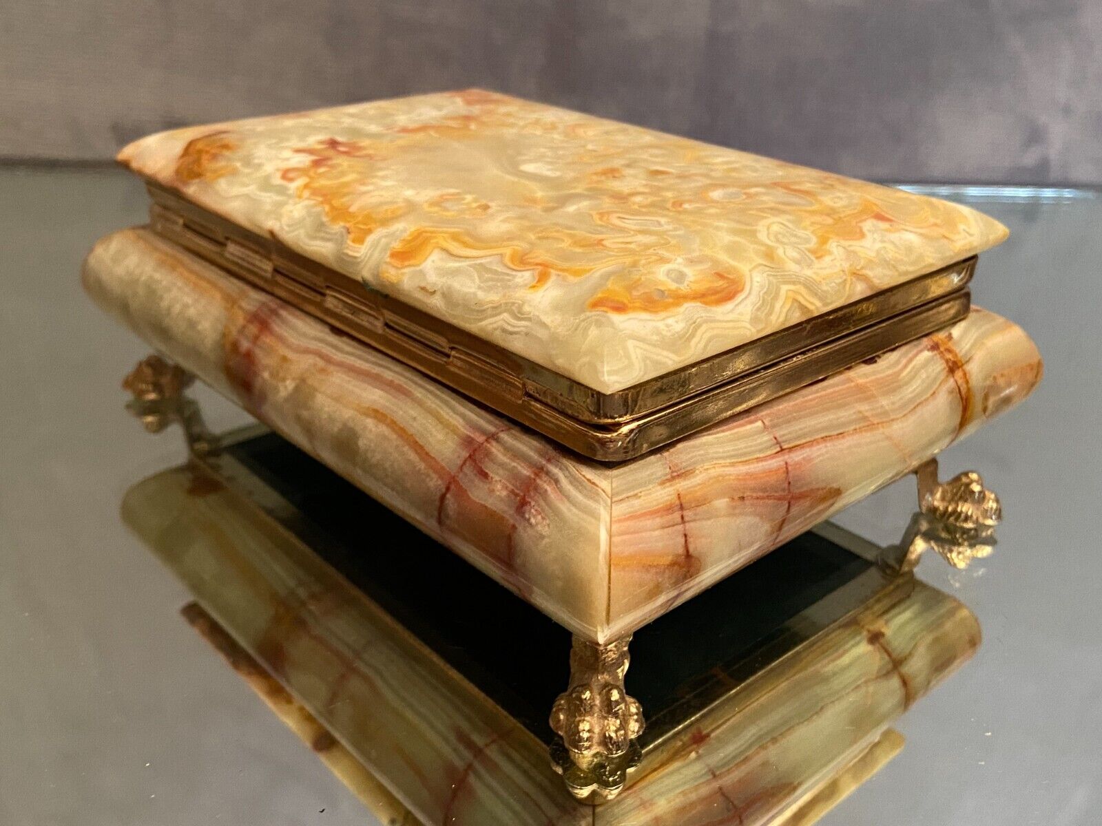 Onyx agate box on claw feet