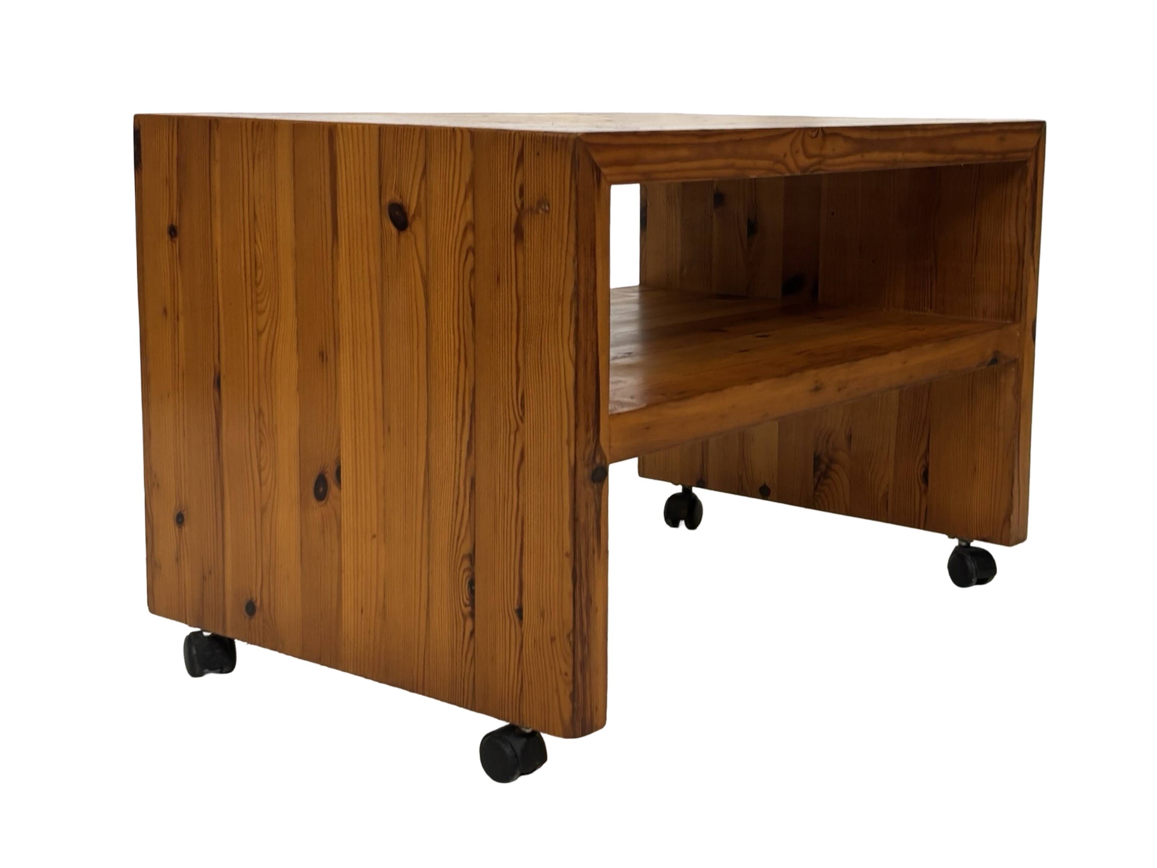 Table de chevet en pin, années 70