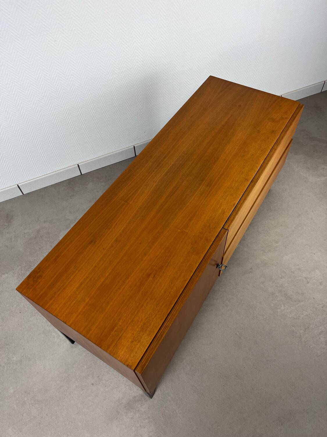 Modernist sideboard, 1950s TV unit.