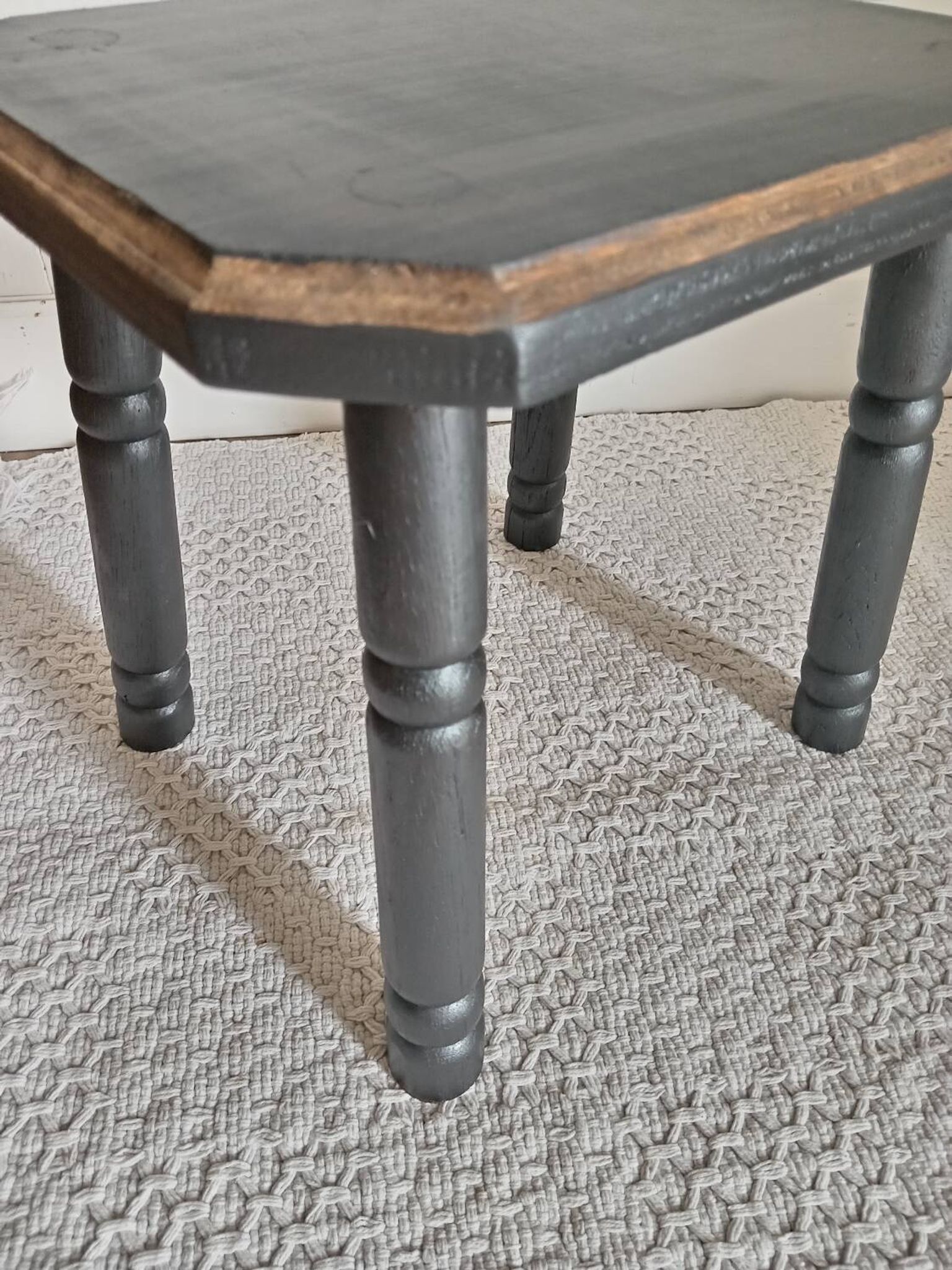 Stool / plant stand