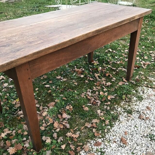 Farm table