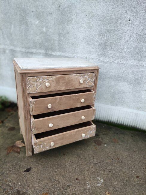 Art Deco chest of drawers