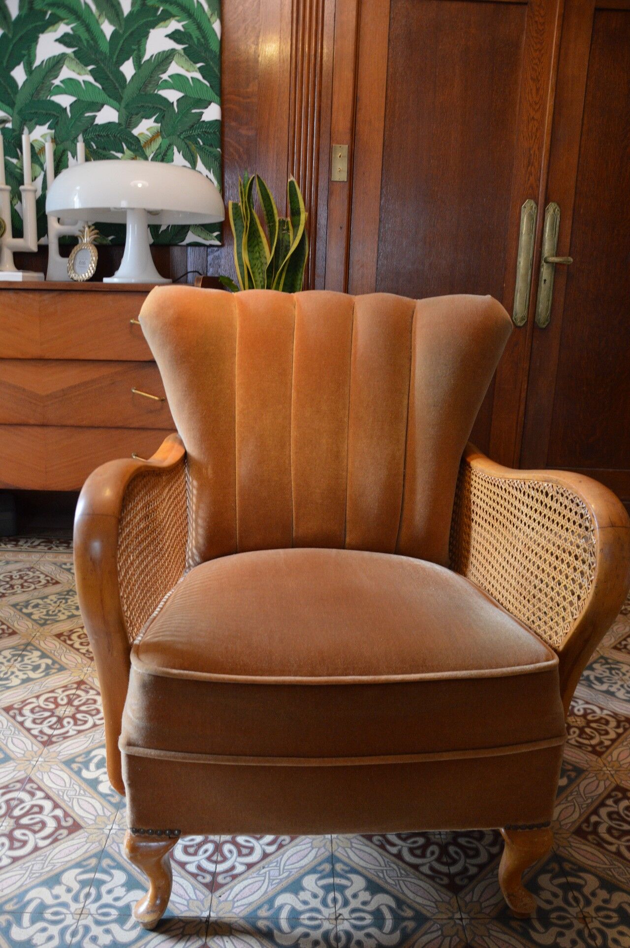 Chair caning and velvet cocktail