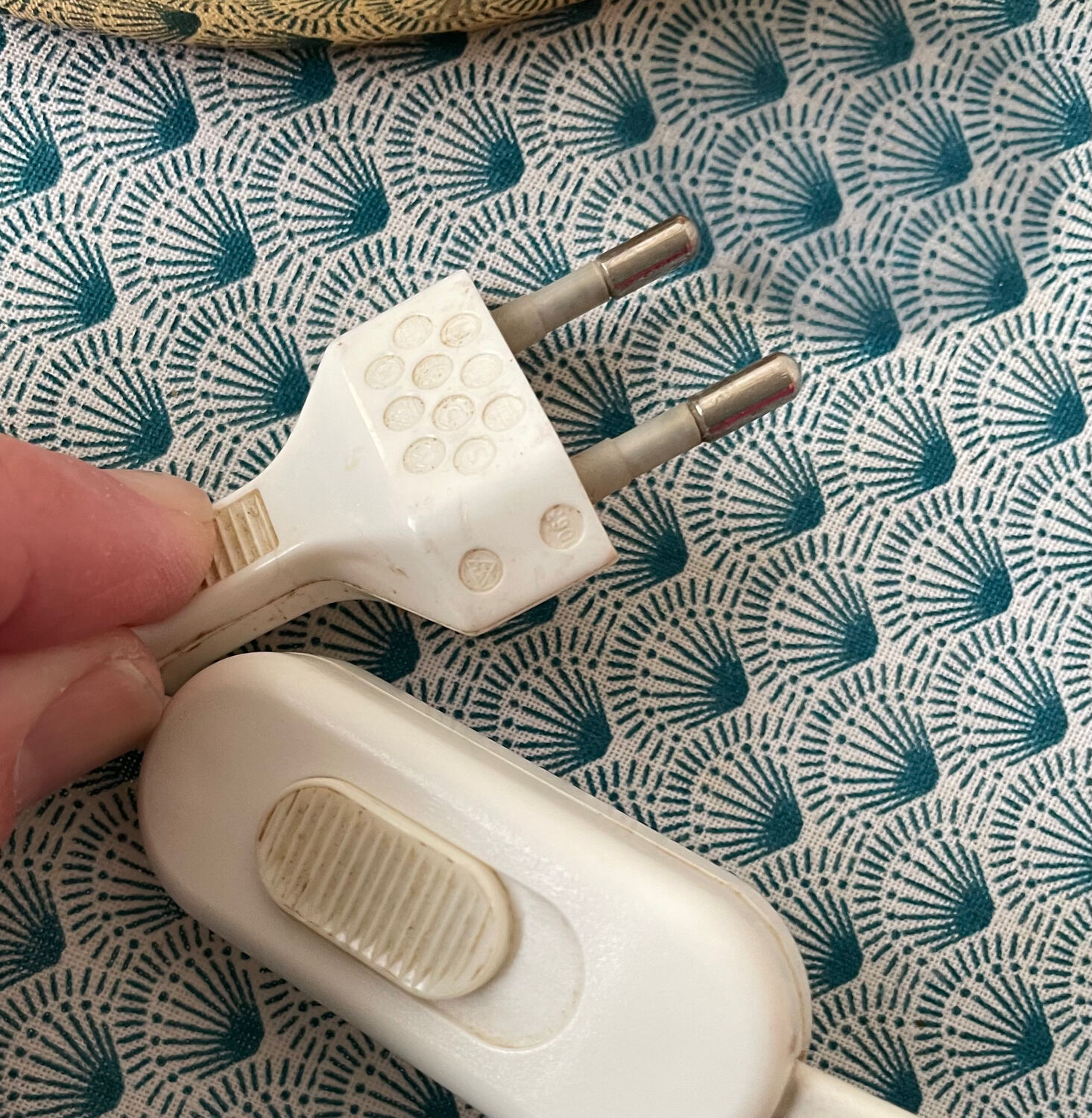 Pair of vintage 80s flower lamps