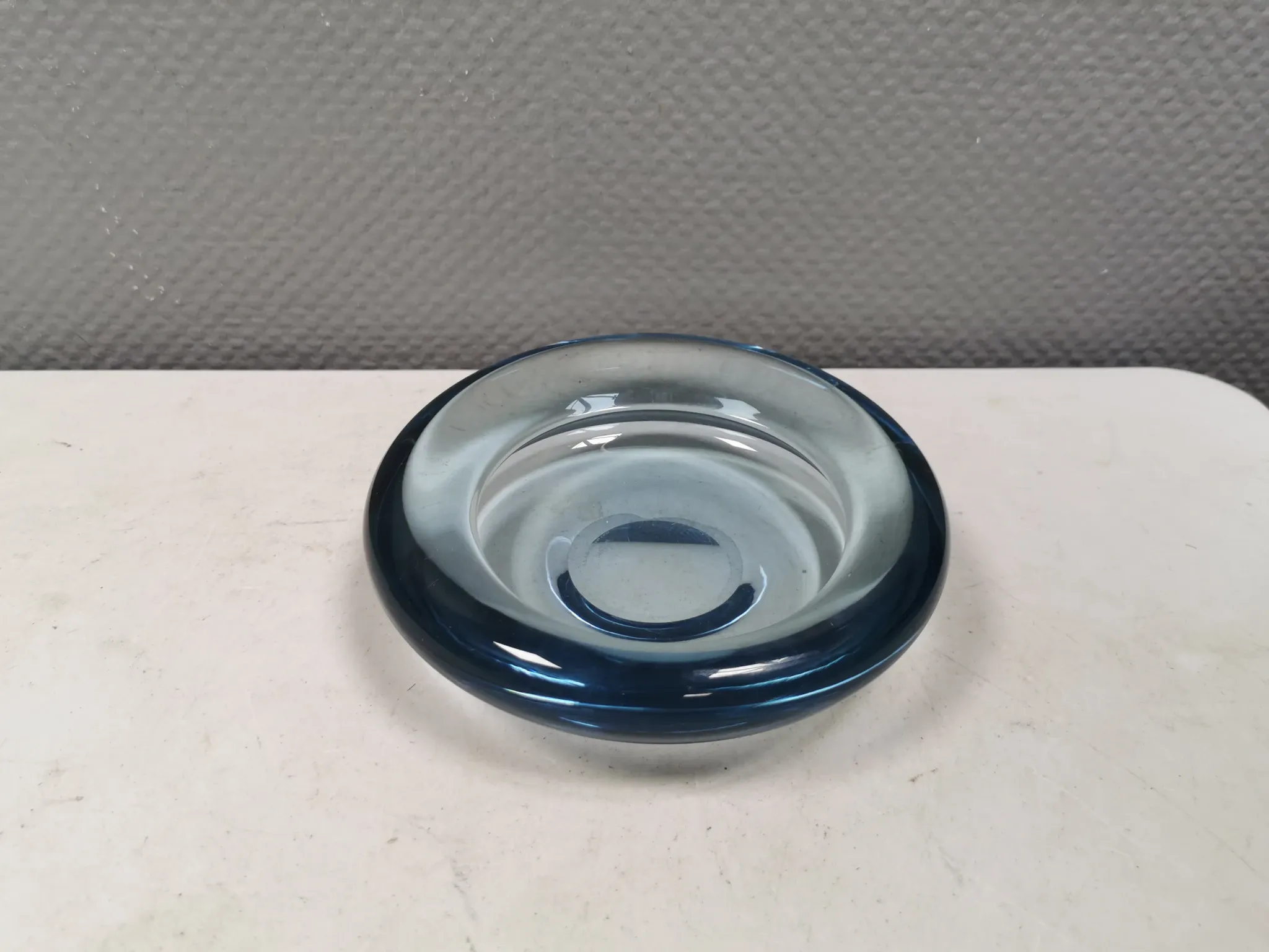 A Holmegaard cigar ashtray from the 1960s. Designed by Per Lütken (PL)