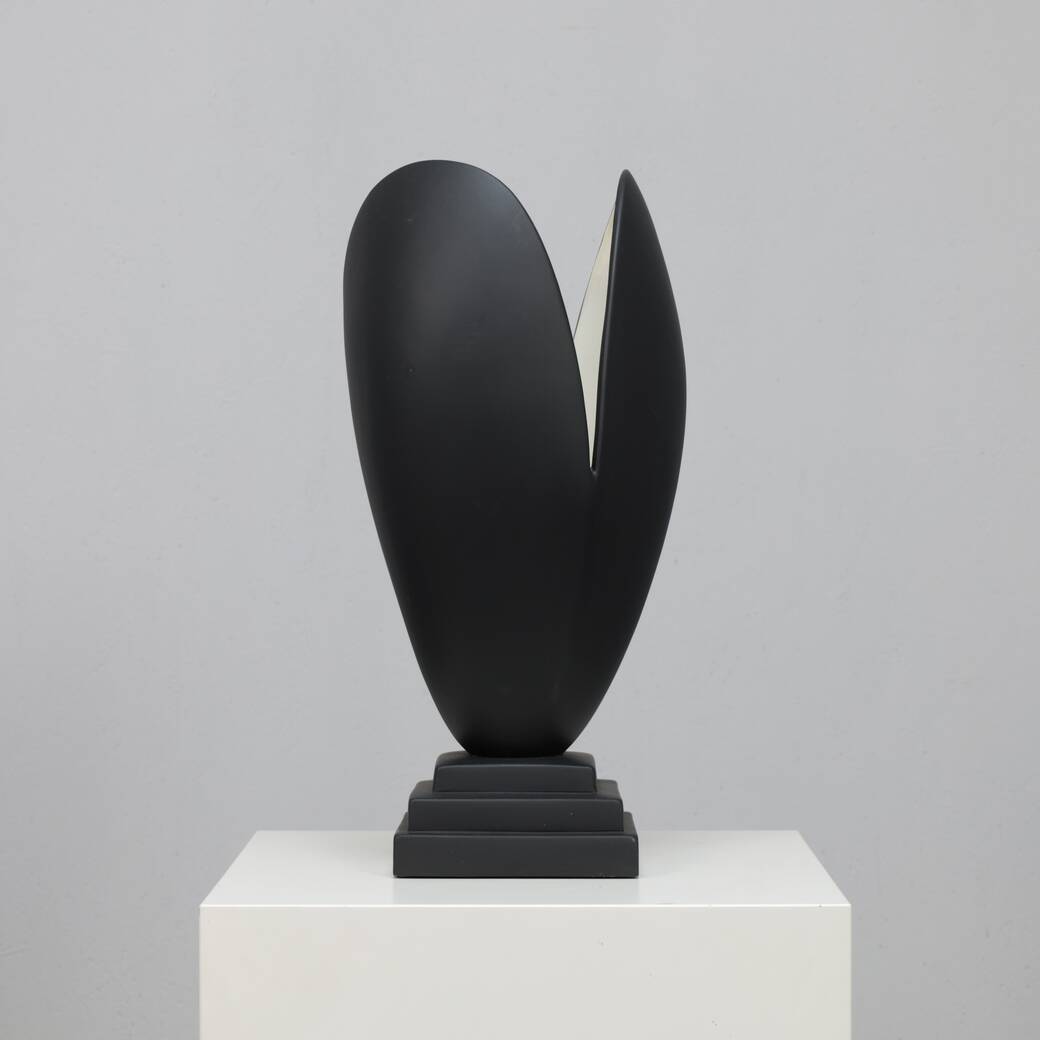 Postmodern ceramic table lamp "Venus", Italy, 1980s