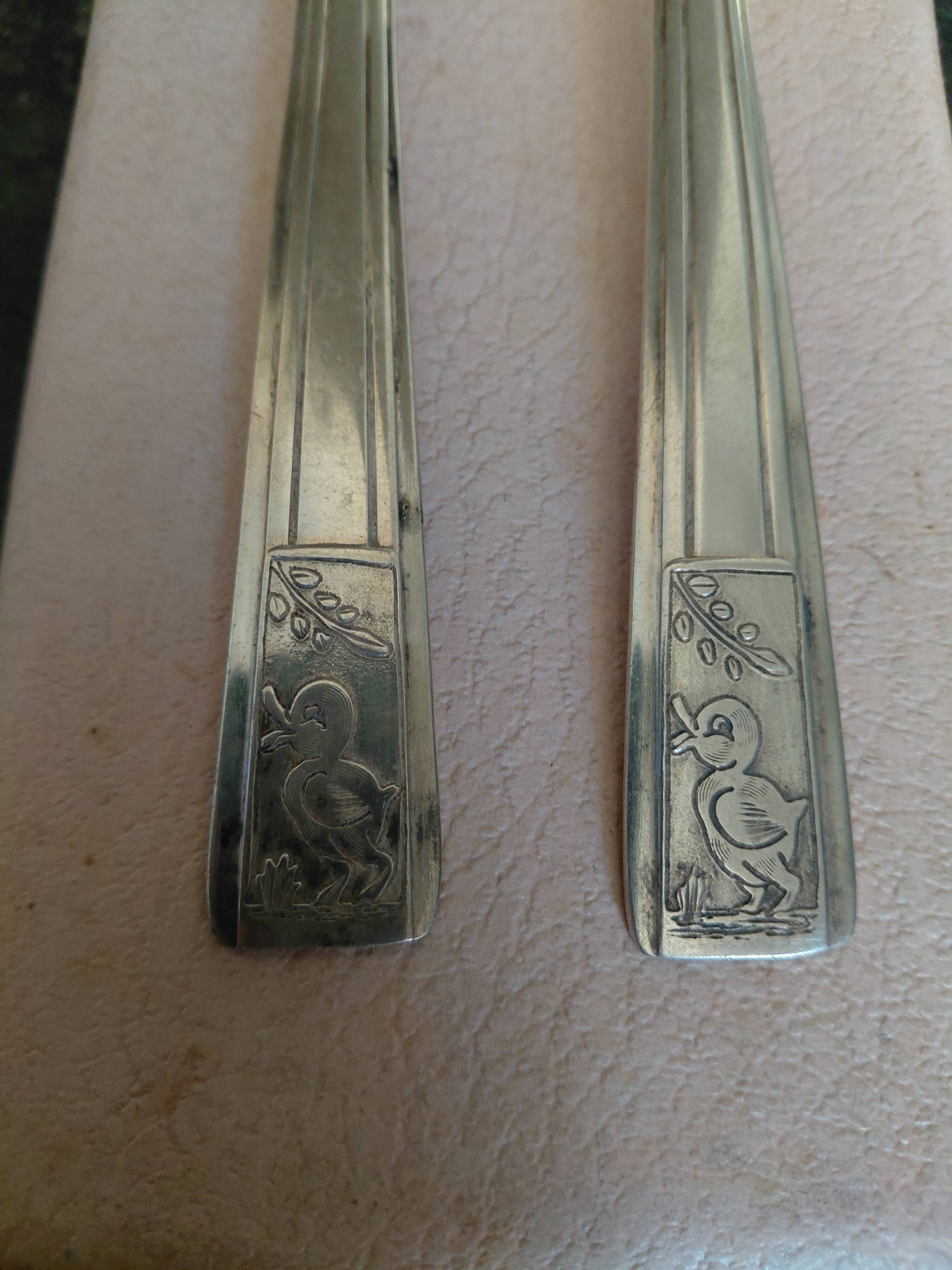 Children's cutlery in silver-plated metal
