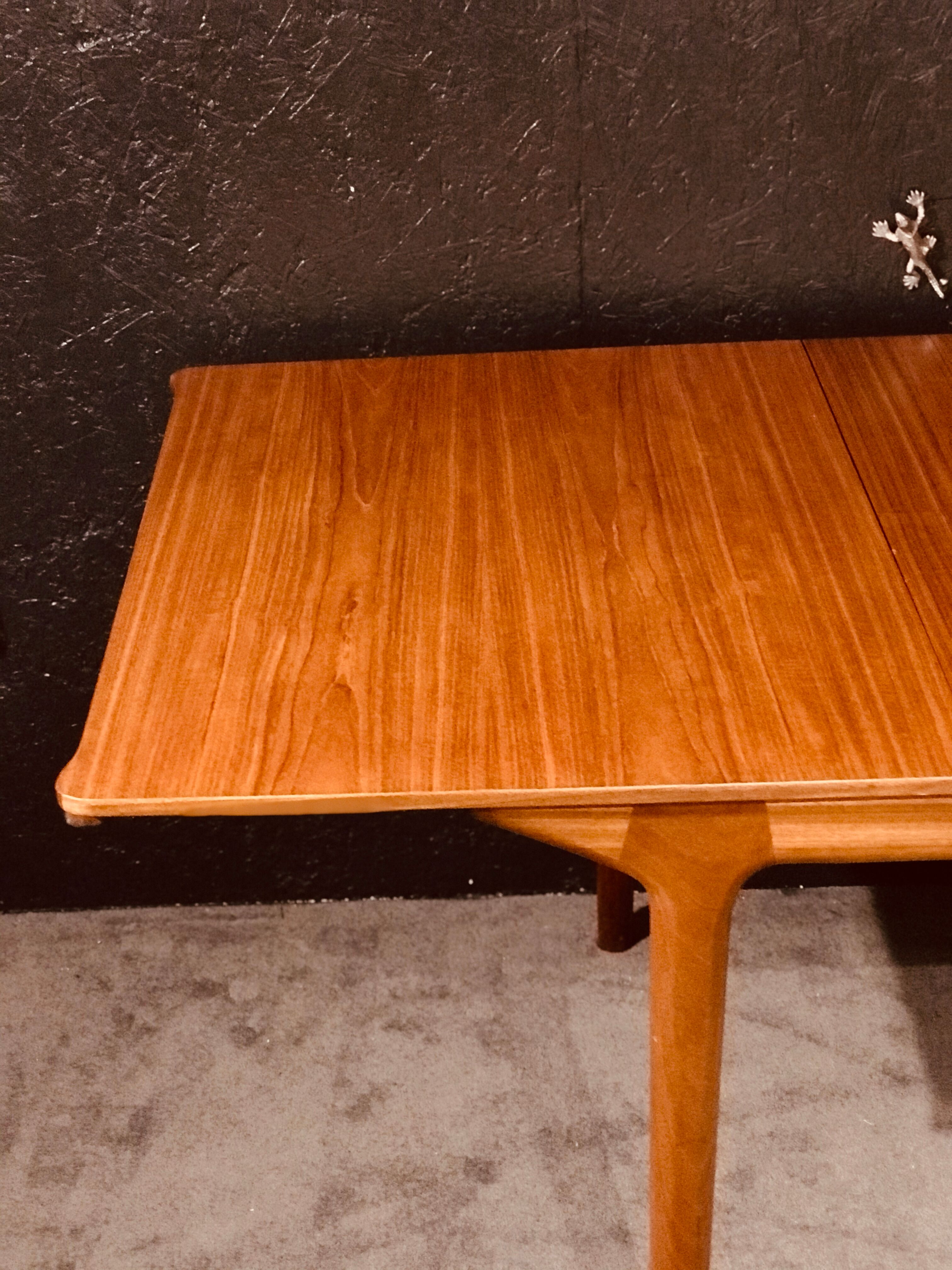 McIntosh extending table designed by Tom Robertson