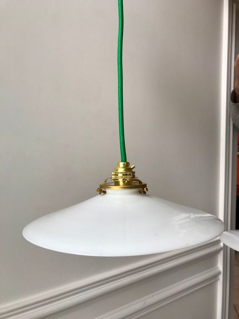 Suspension in smooth opaline green thread early twentieth century