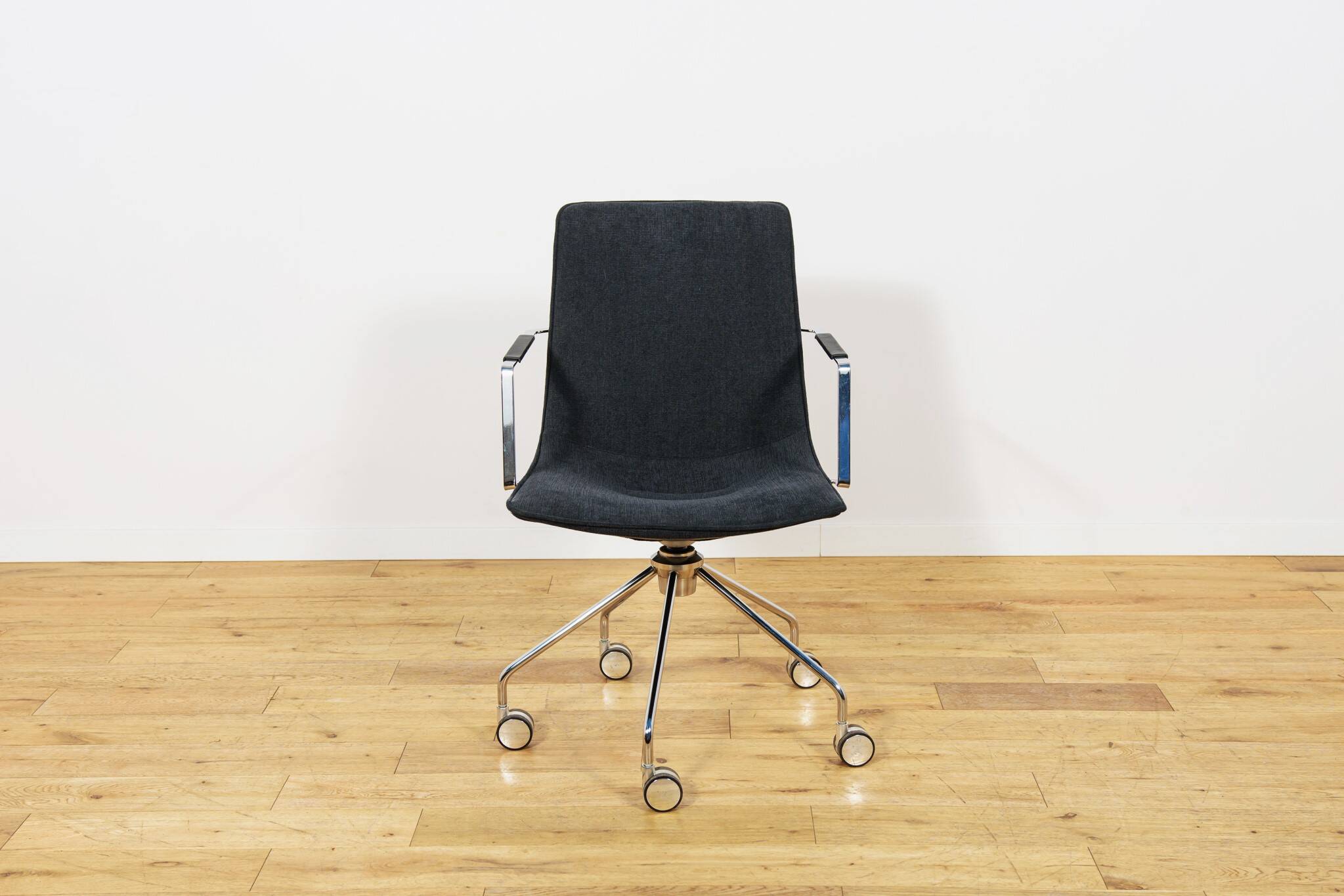 Mid-Century Conference Chairs "Comet" by Gunilla Allard for Lammhults, Sweden, 1990s, Set of 4