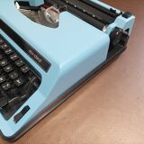 Machine à écrire Olympia Standard bleue pastel vintage