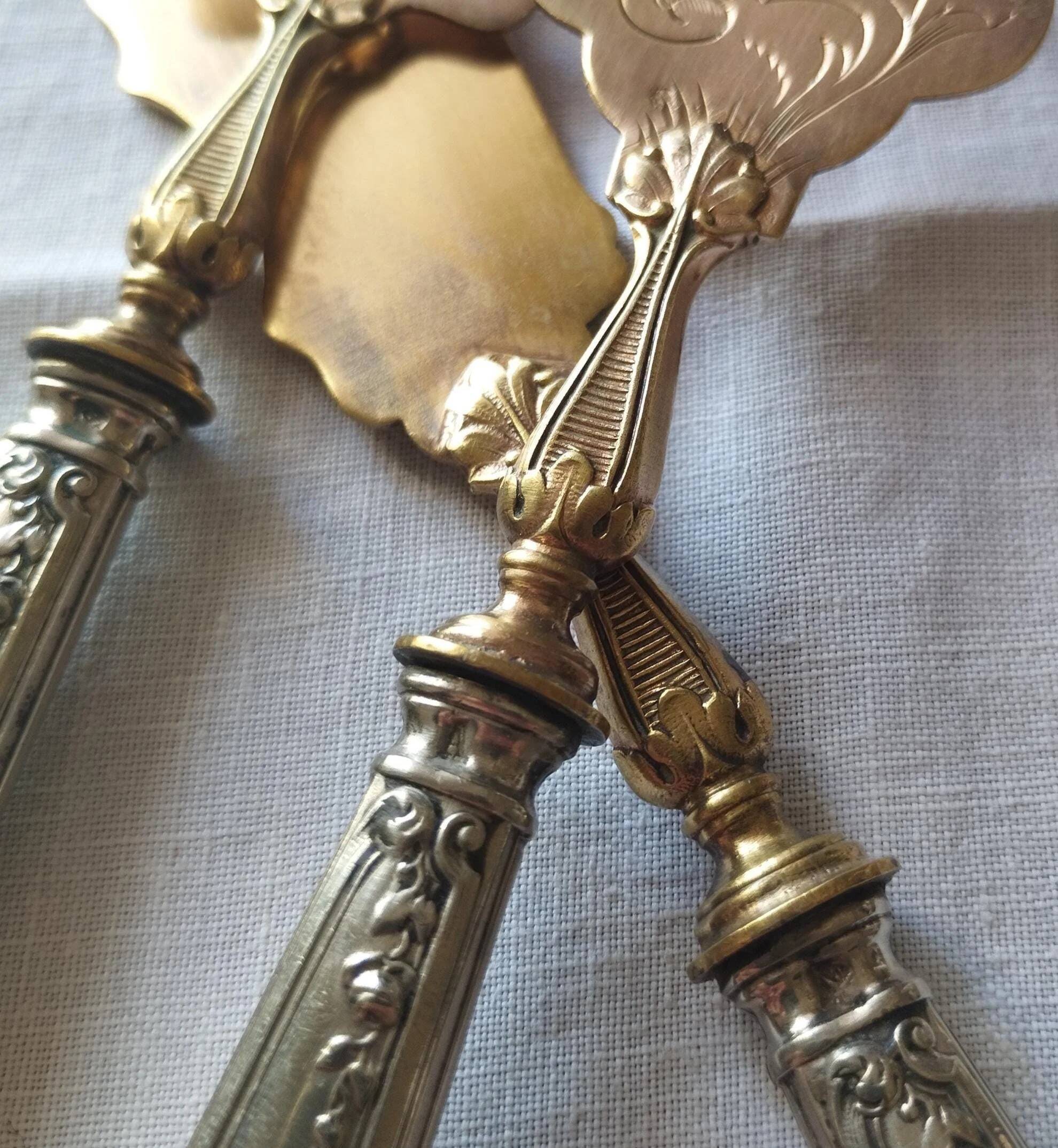 Antique service for sweets or hors d'oeuvres