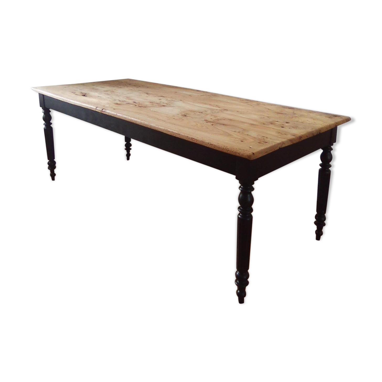 Farm table