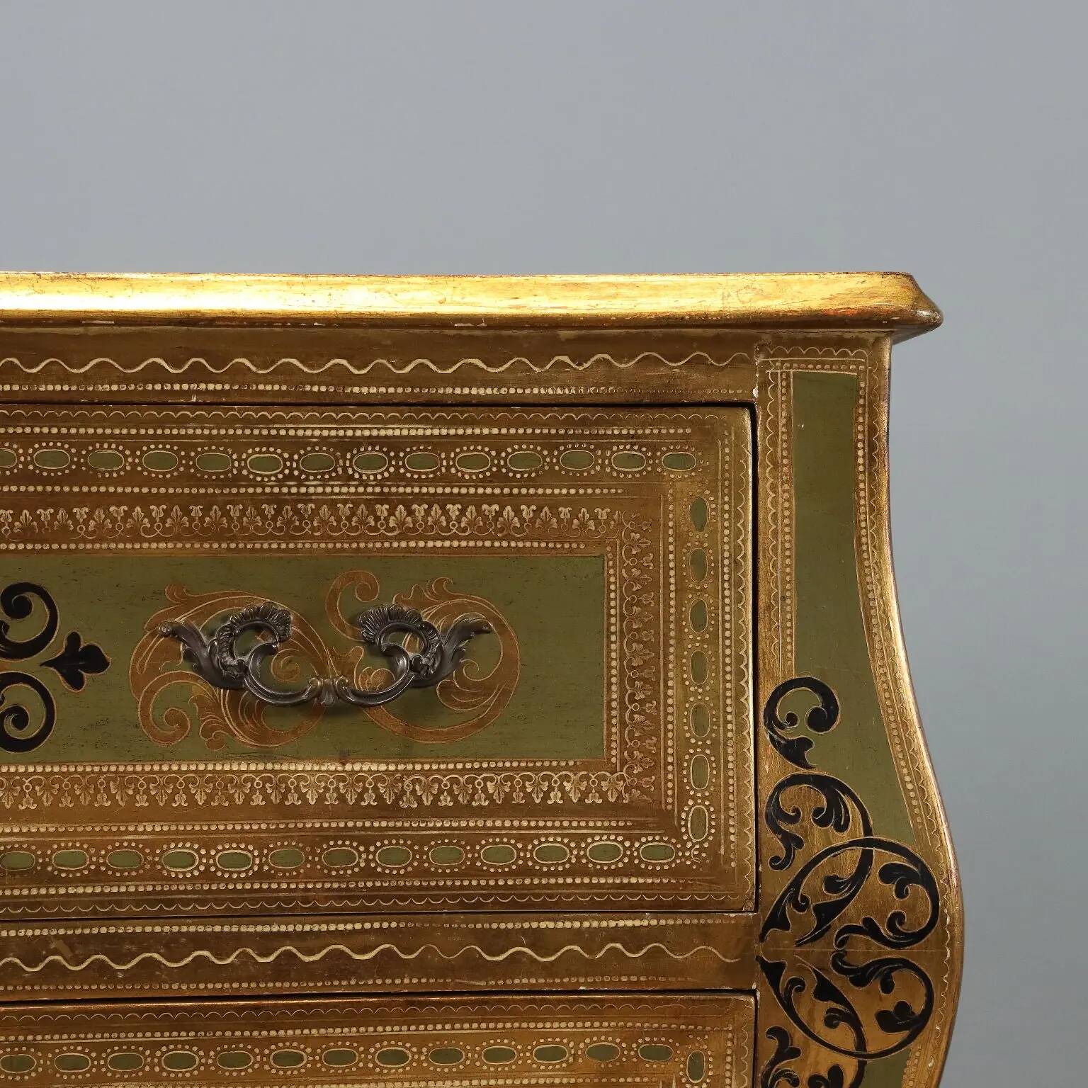 Commode ancienne en bois laqué et peint XXe siècle