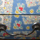 Sewing box jewelry storage fabric to motis