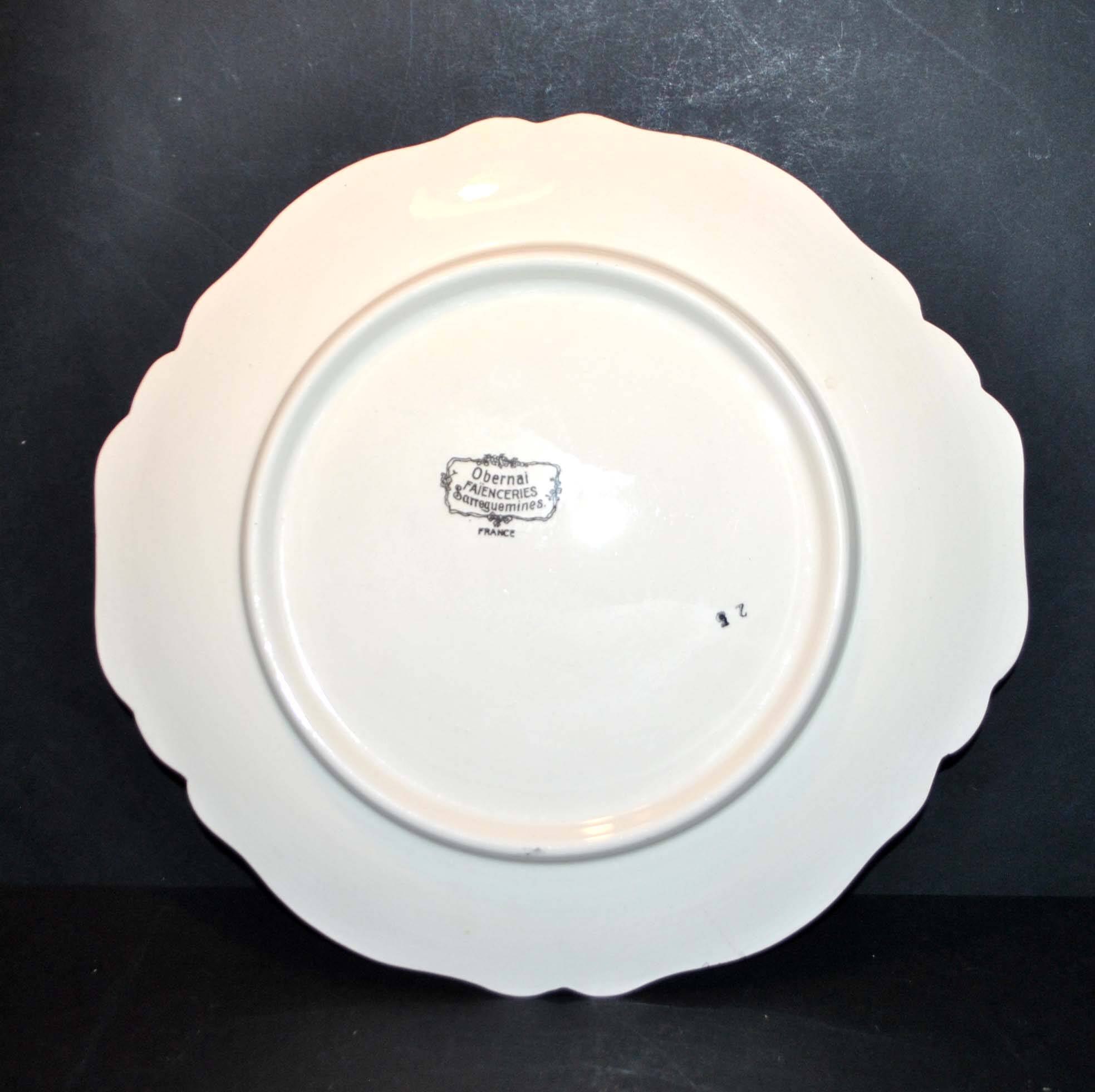 Obernai dish in Sarreguemines earthenware in scalloped lentil shape - Alsace horse rider 30 cm