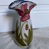 Vase à motifs de fleurs