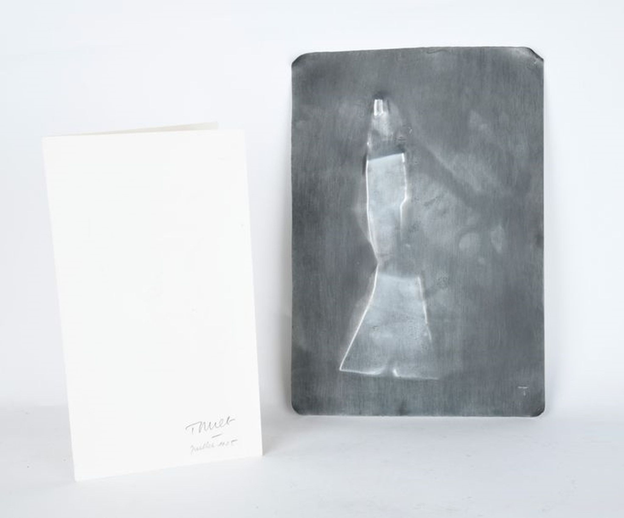 “L’attente” | Jean TOURET (1916-2004). Plaque en zinc enboutie