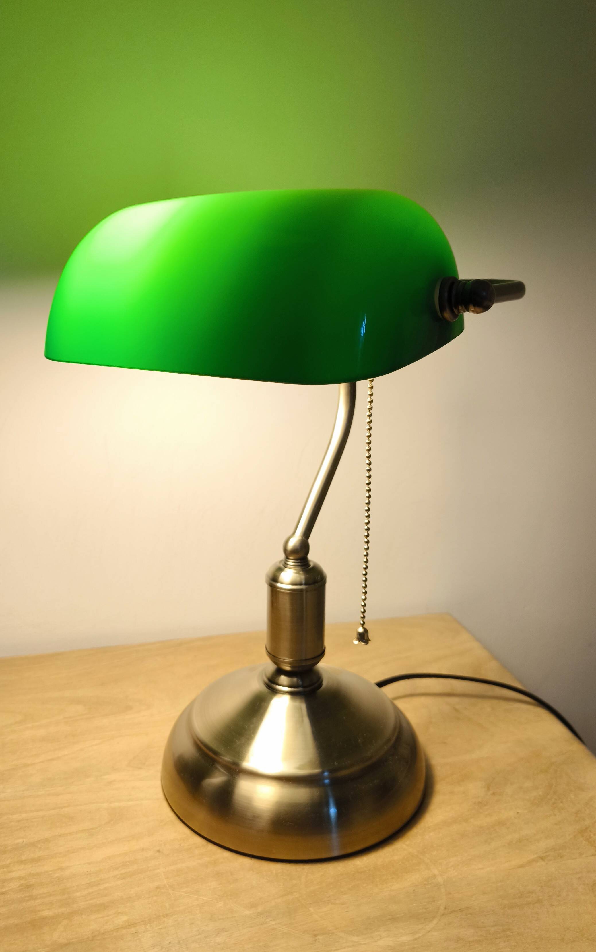 Bank lamp in opal green color años 80