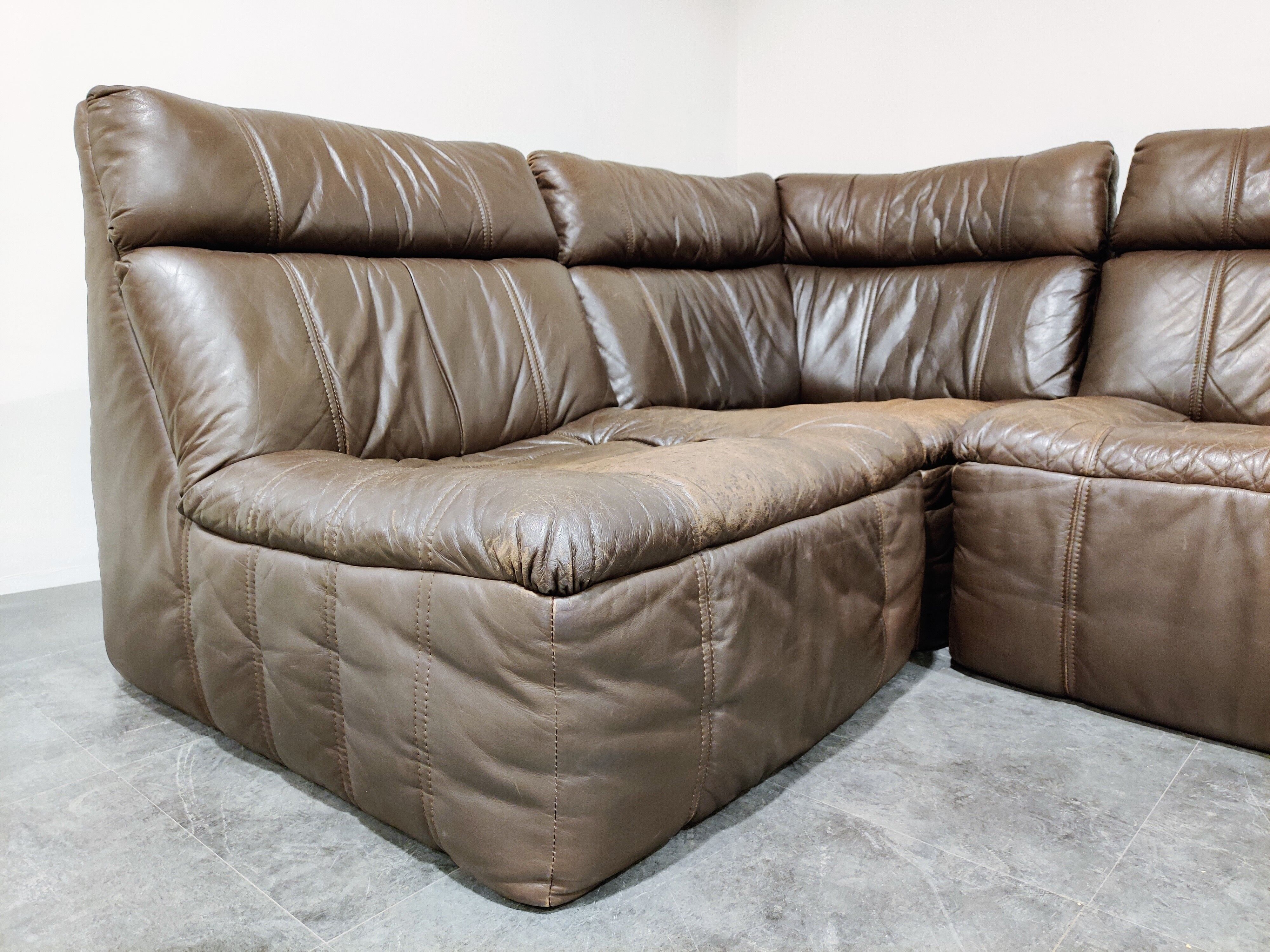 Vintage modular leather sofa by Rolf Benz 1970s