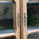 Armoire parisienne vitrée en bois brut, 1940