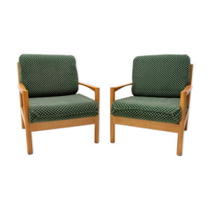 Une paire de fauteuils