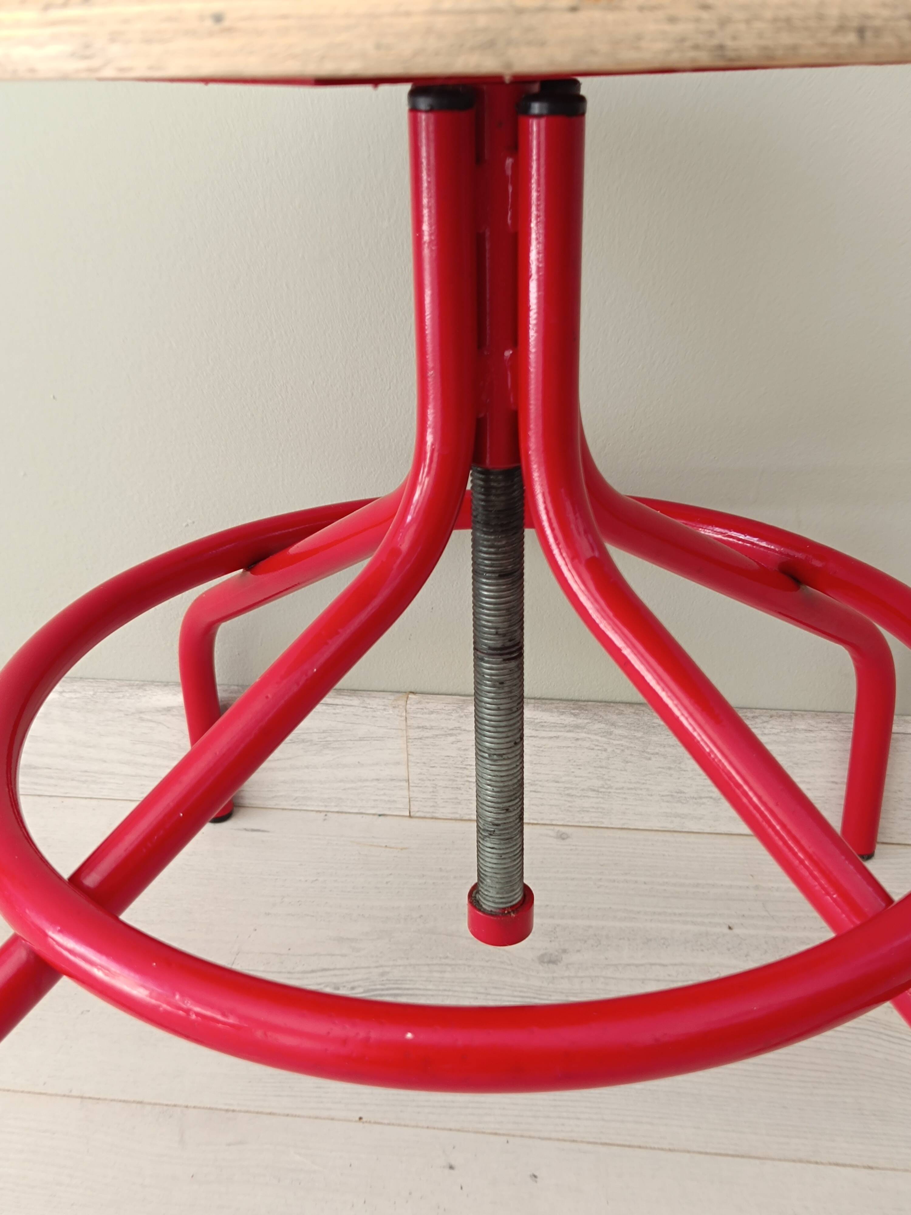 Adjustable vintage workshop stool