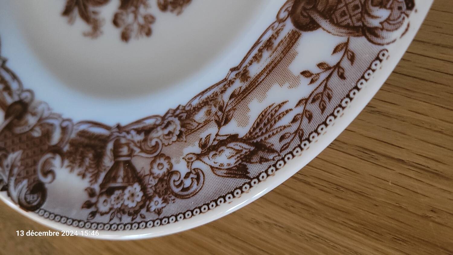 6 assiettes à dessert en opaline