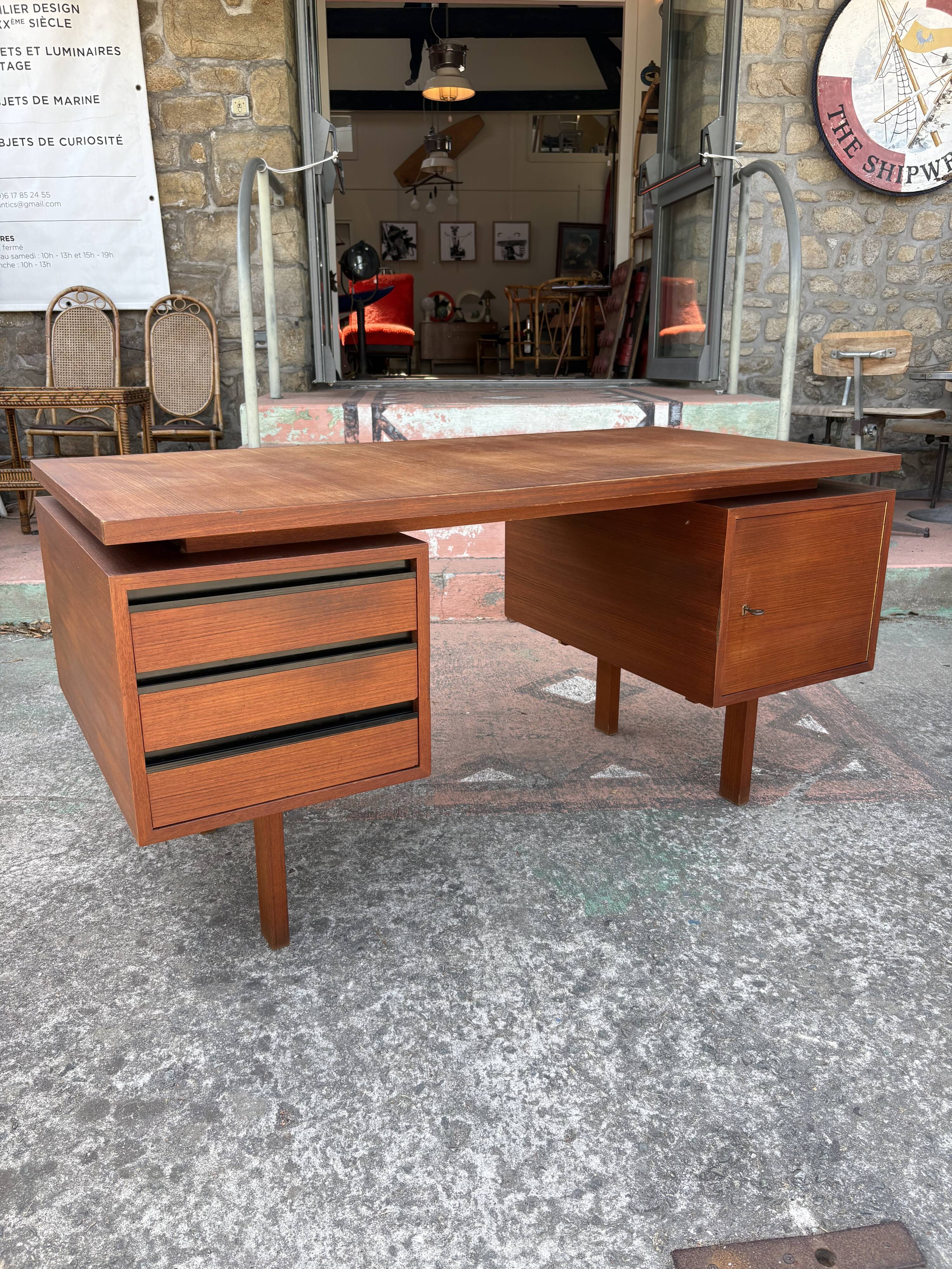 Bureau double face en teck « Musterring International »vers 1960