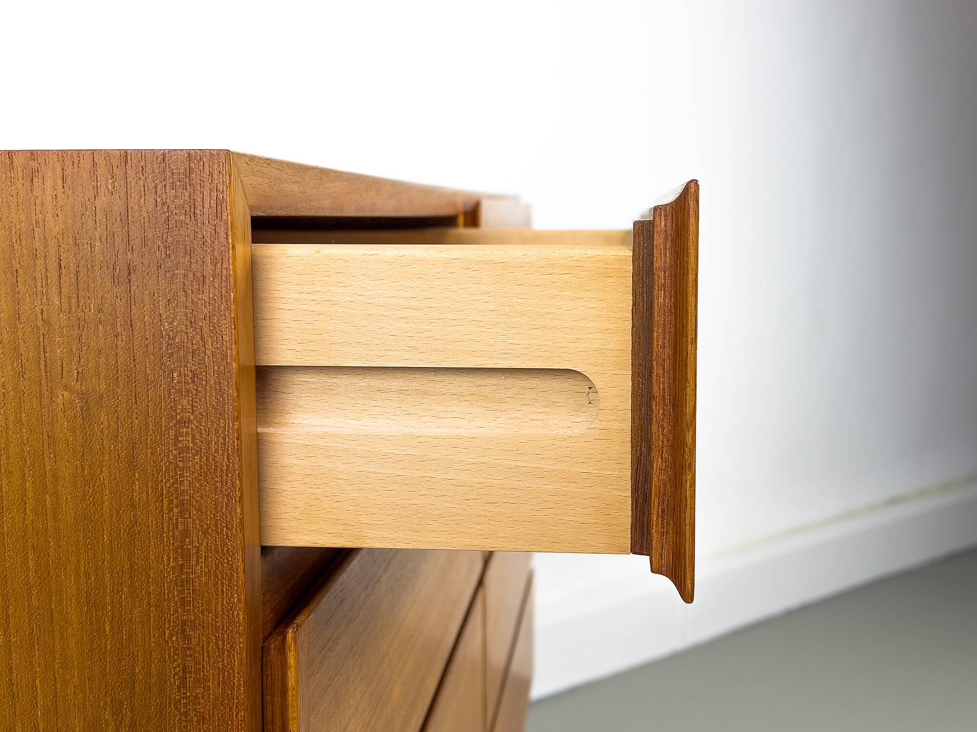 Commode danoise à 8 tiroirs en teck d'Omann Jun, 1970