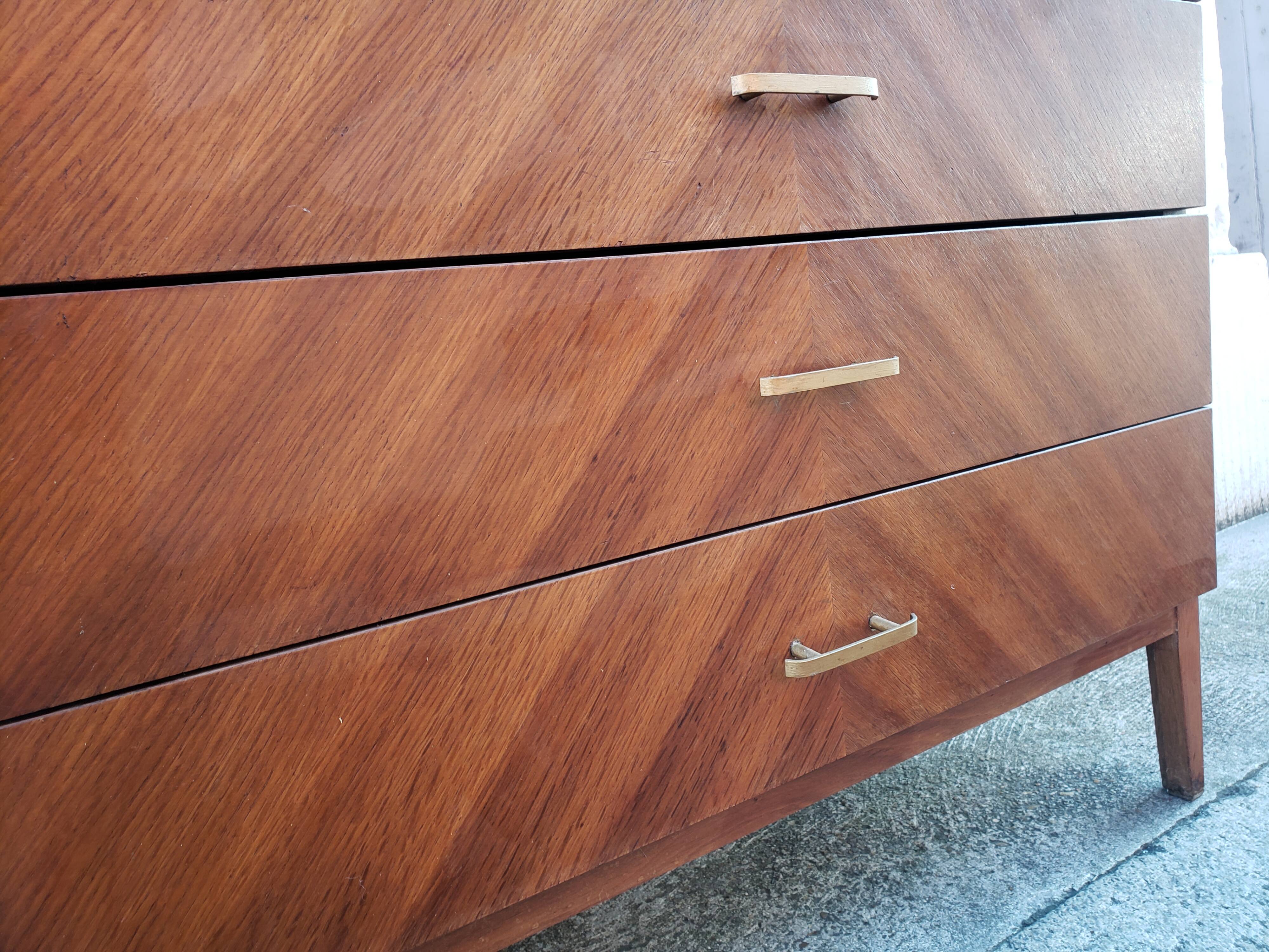 Commode vintage design chevrons