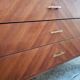 Commode vintage design chevrons