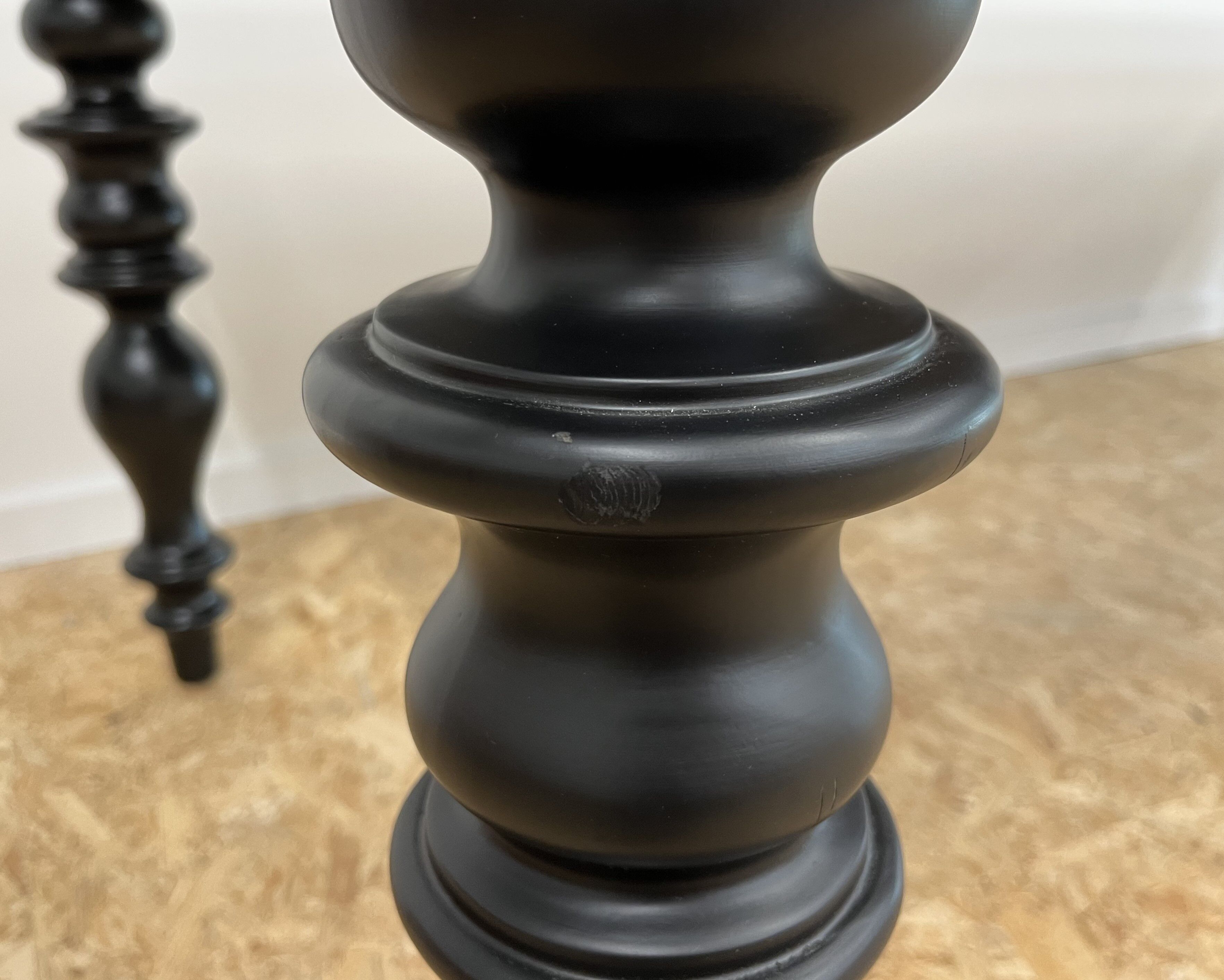Table à manger classique en bois, pieds noirs, 12 couverts