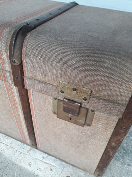 Travel malle in wood and canvas