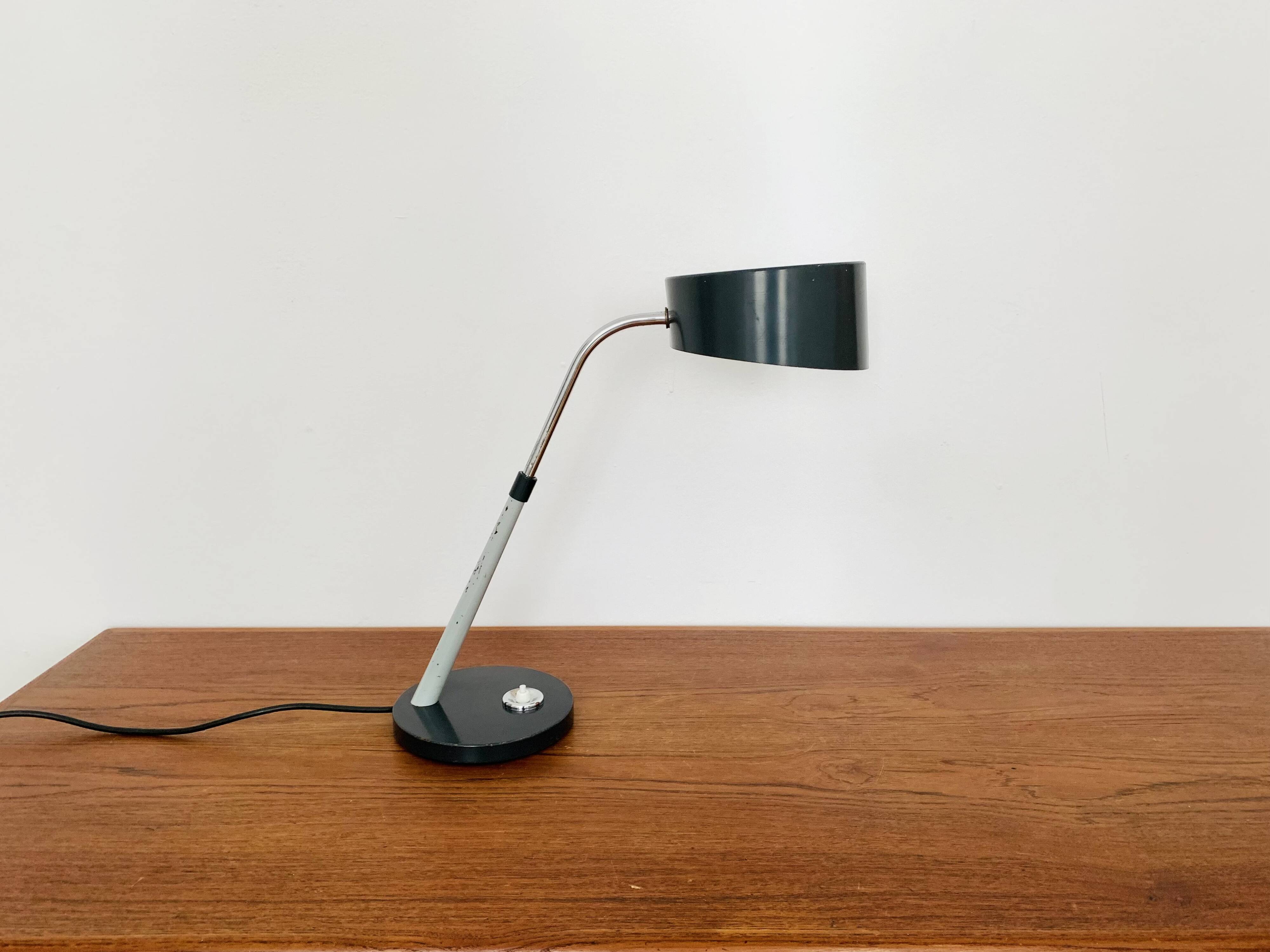 Lampe de table industrielle en métal français