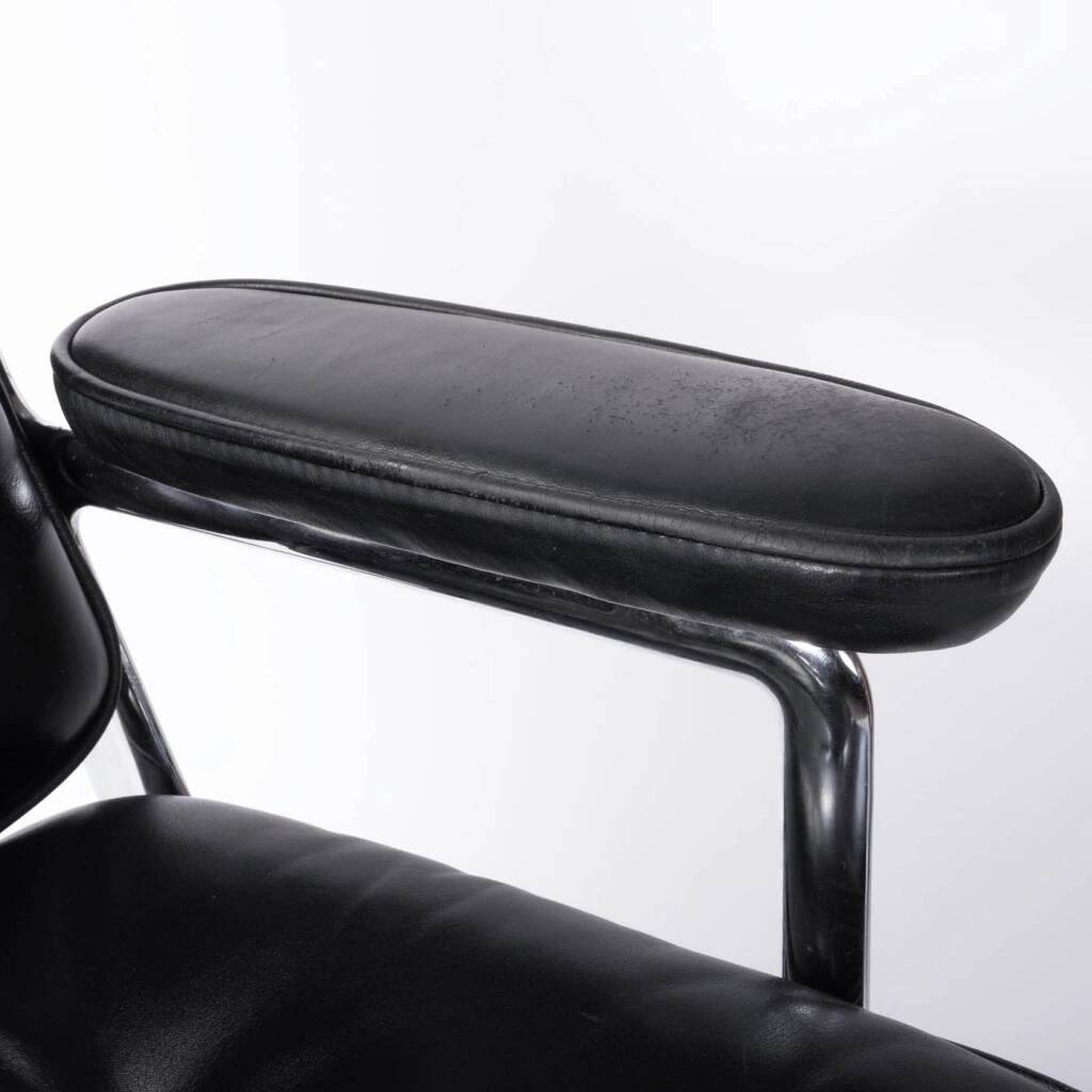 Lobby Chair by Vitra in 1984, design by Charles and Ray Eames.