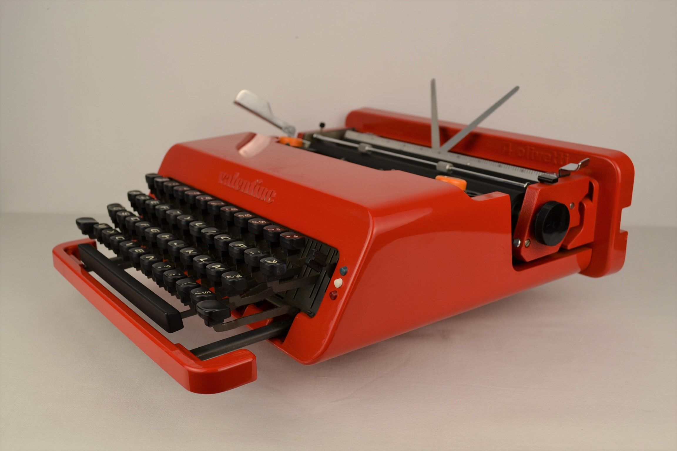 Olivetti "Valentine S" typewriter by Ettore Sottsass - 1960s