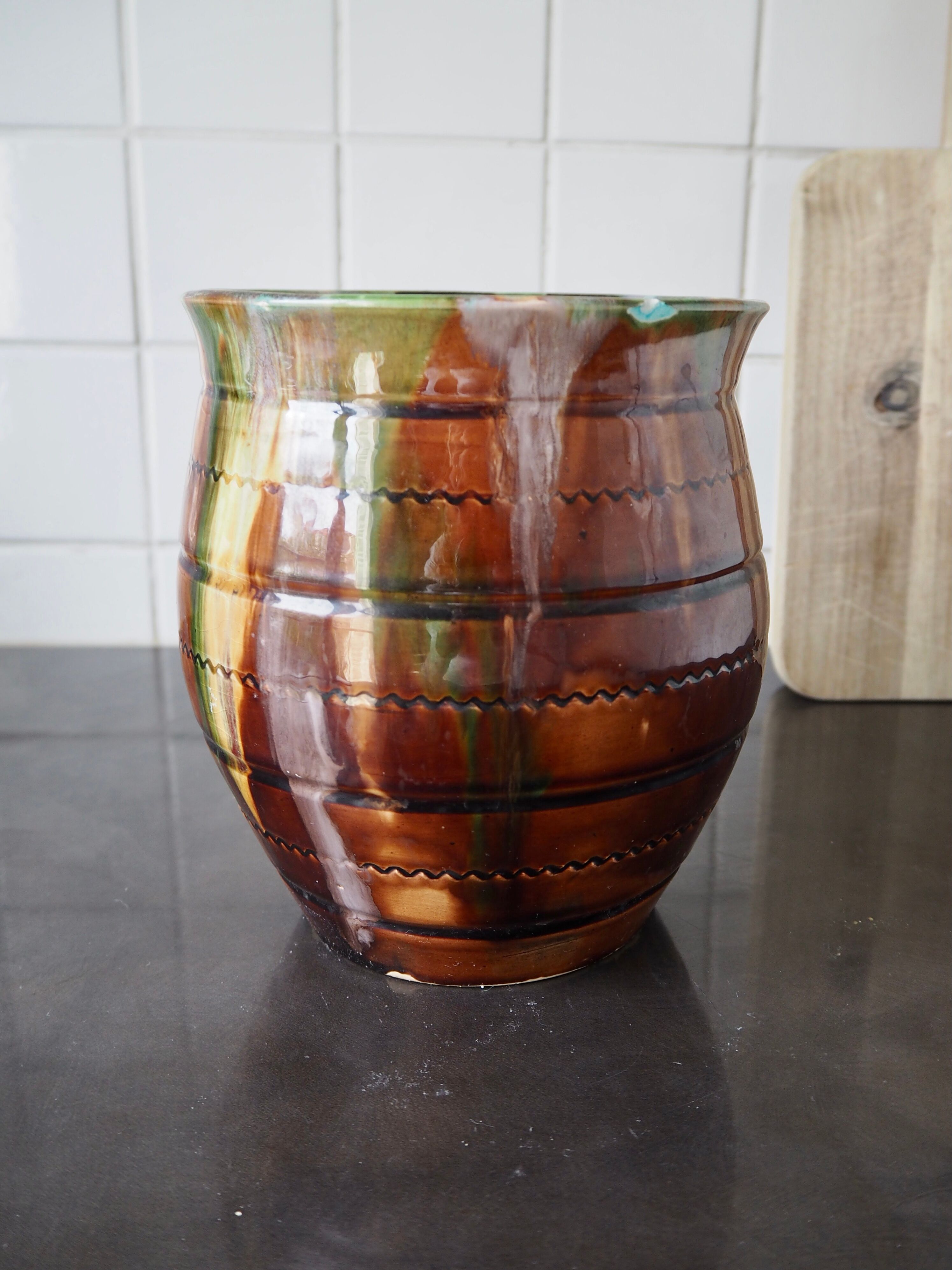 Glazed ceramic pot cover Provencal style