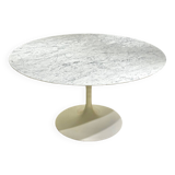 Knoll Saarinen Tulip Table 137cm in marble