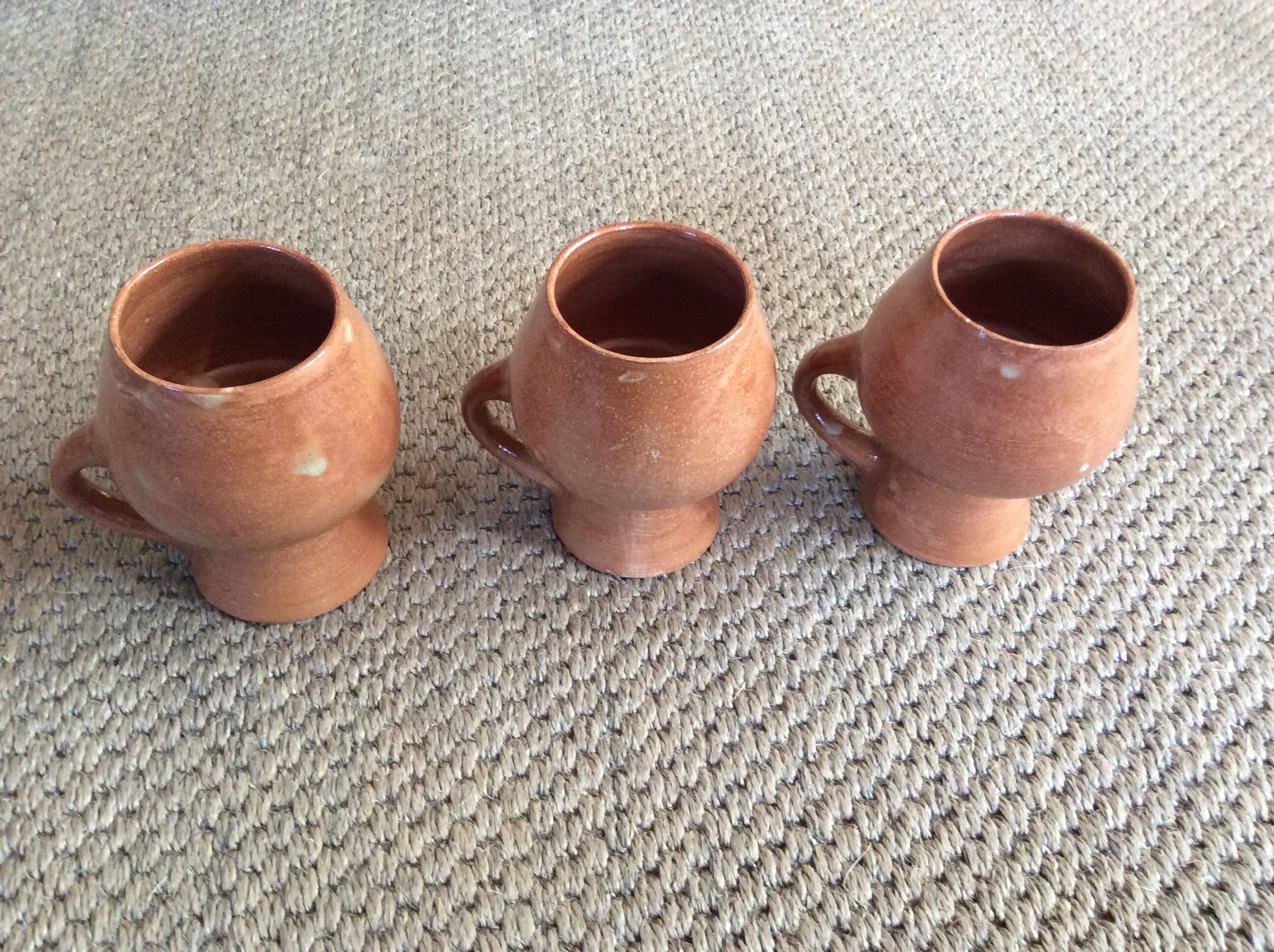 Series of 3 cups in sandstone