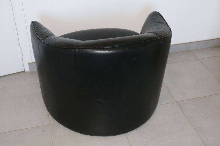 2 armchairs swann black leather