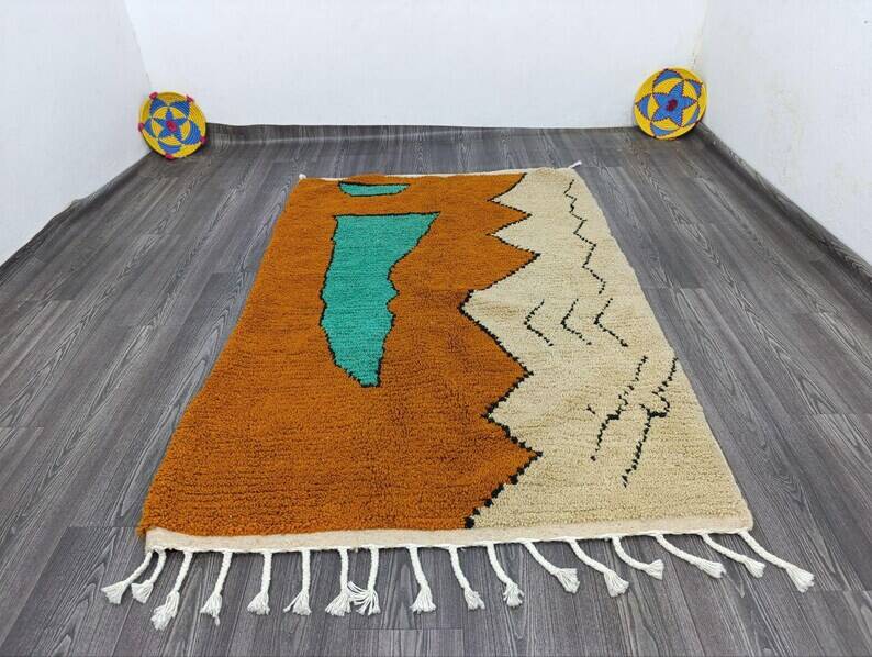 Traditional handwoven Berber rug, size 140 x 260 cm