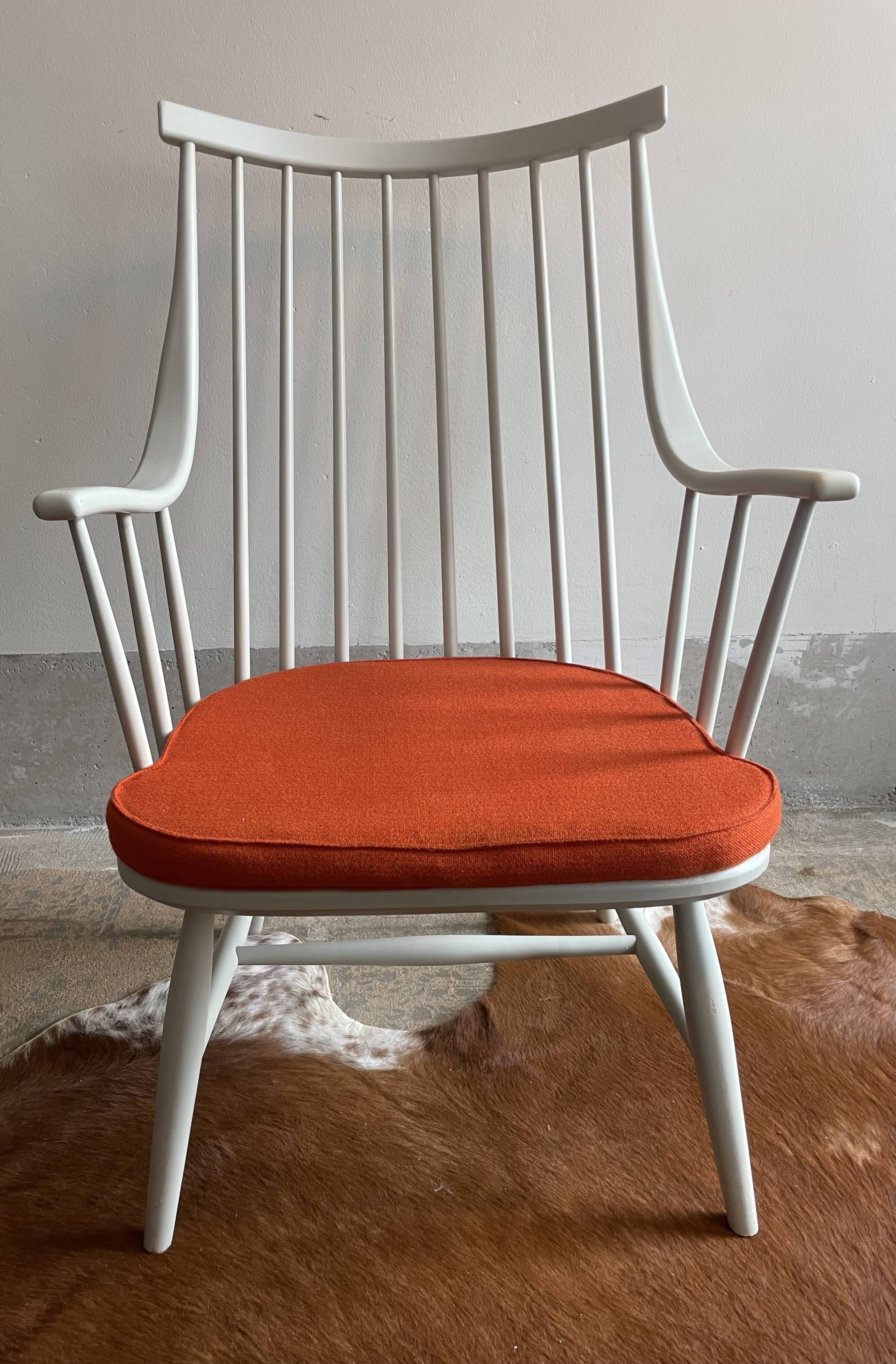White and orange Nesto chair, model Grandessa by Lena Larson for Pastoe