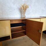 Vintage sideboard from the 50s/60s with tapered legs in a Scandinavian style.