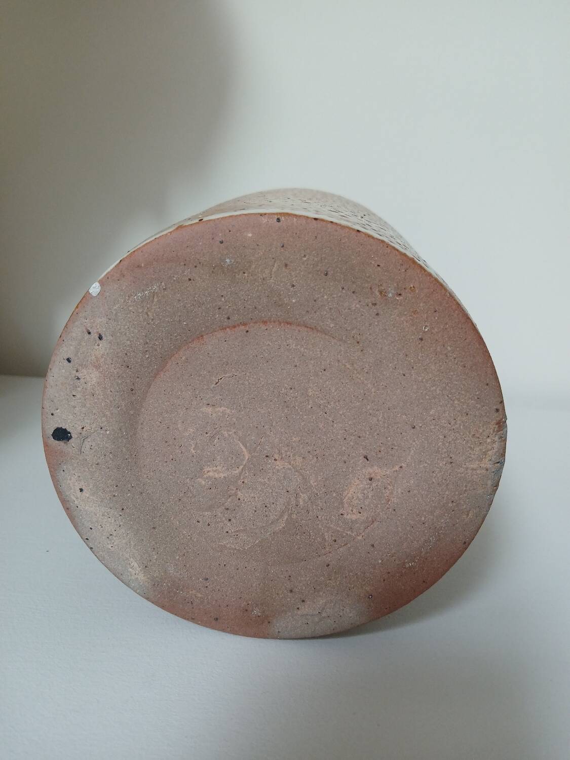Pot en grès avec couvercle
