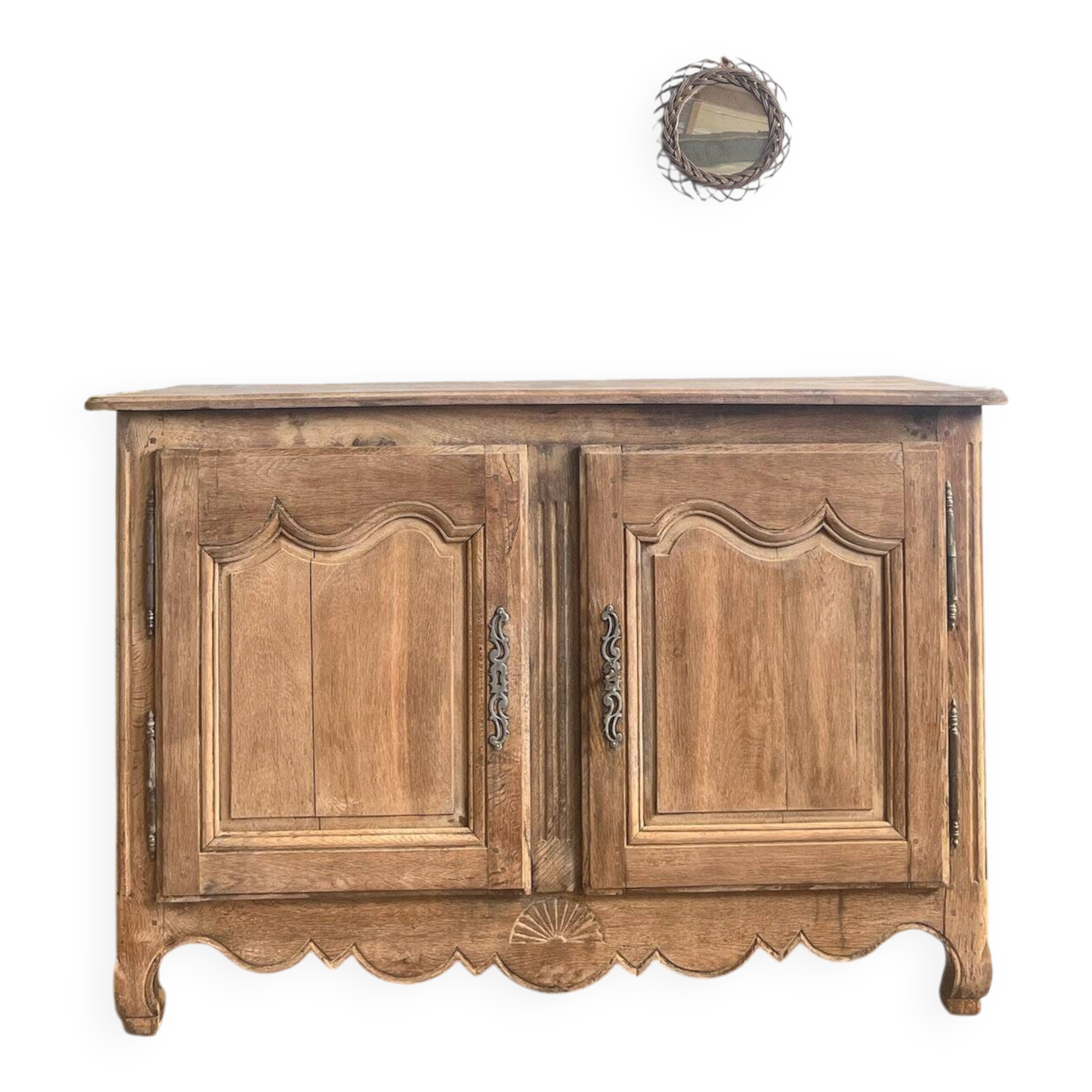 Ancien buffet de chasse en chêne massif