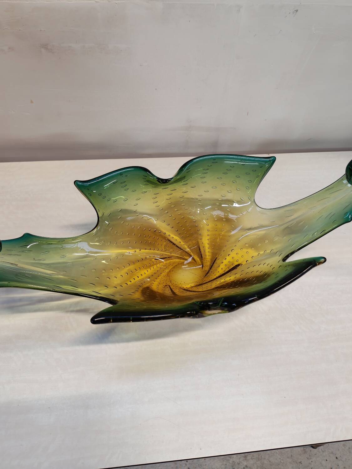 Stunning and Large Murano Glass Bowl/Centerpiece