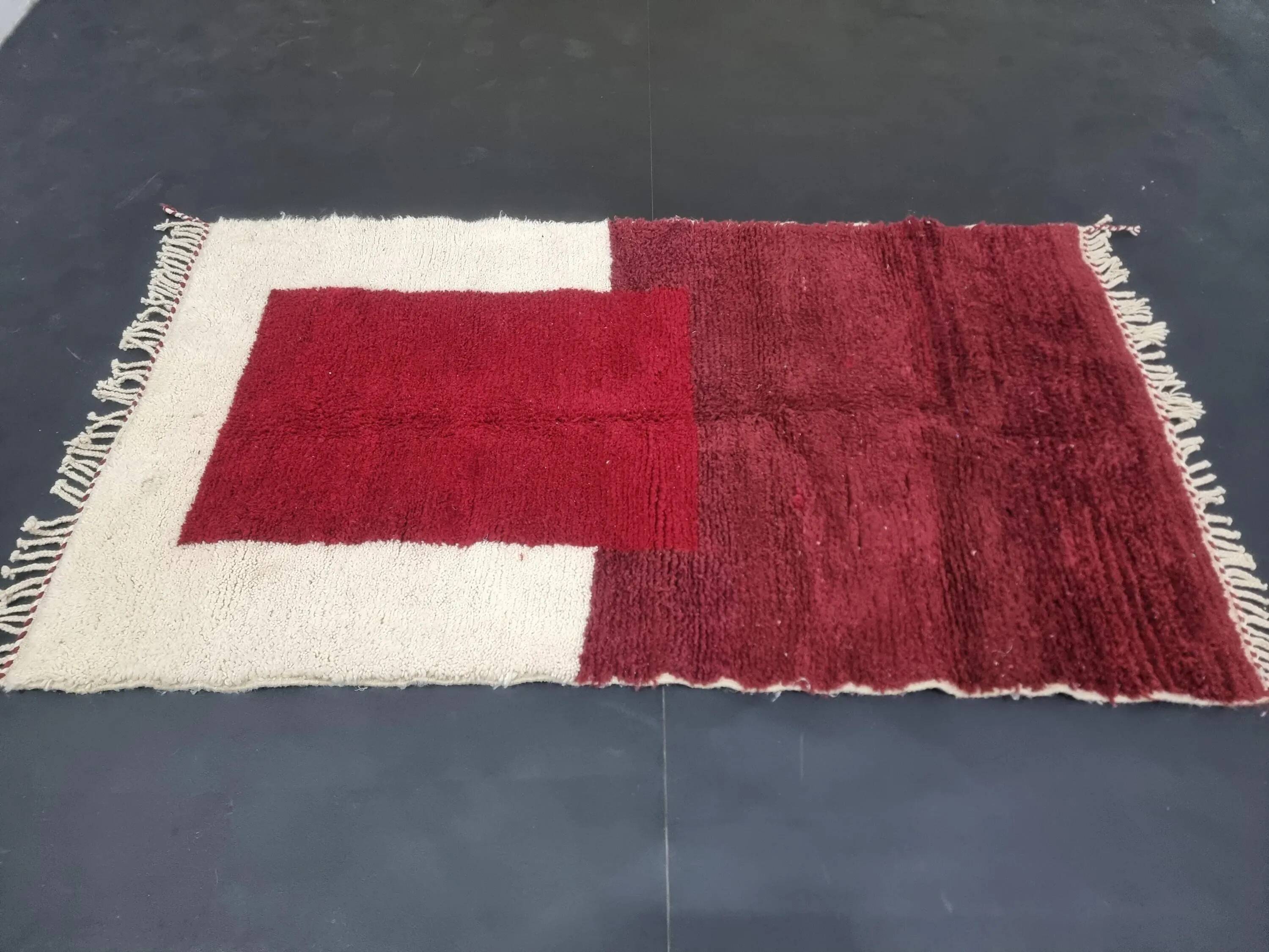 Handmade Moroccan rug in wool 3 x 2 m