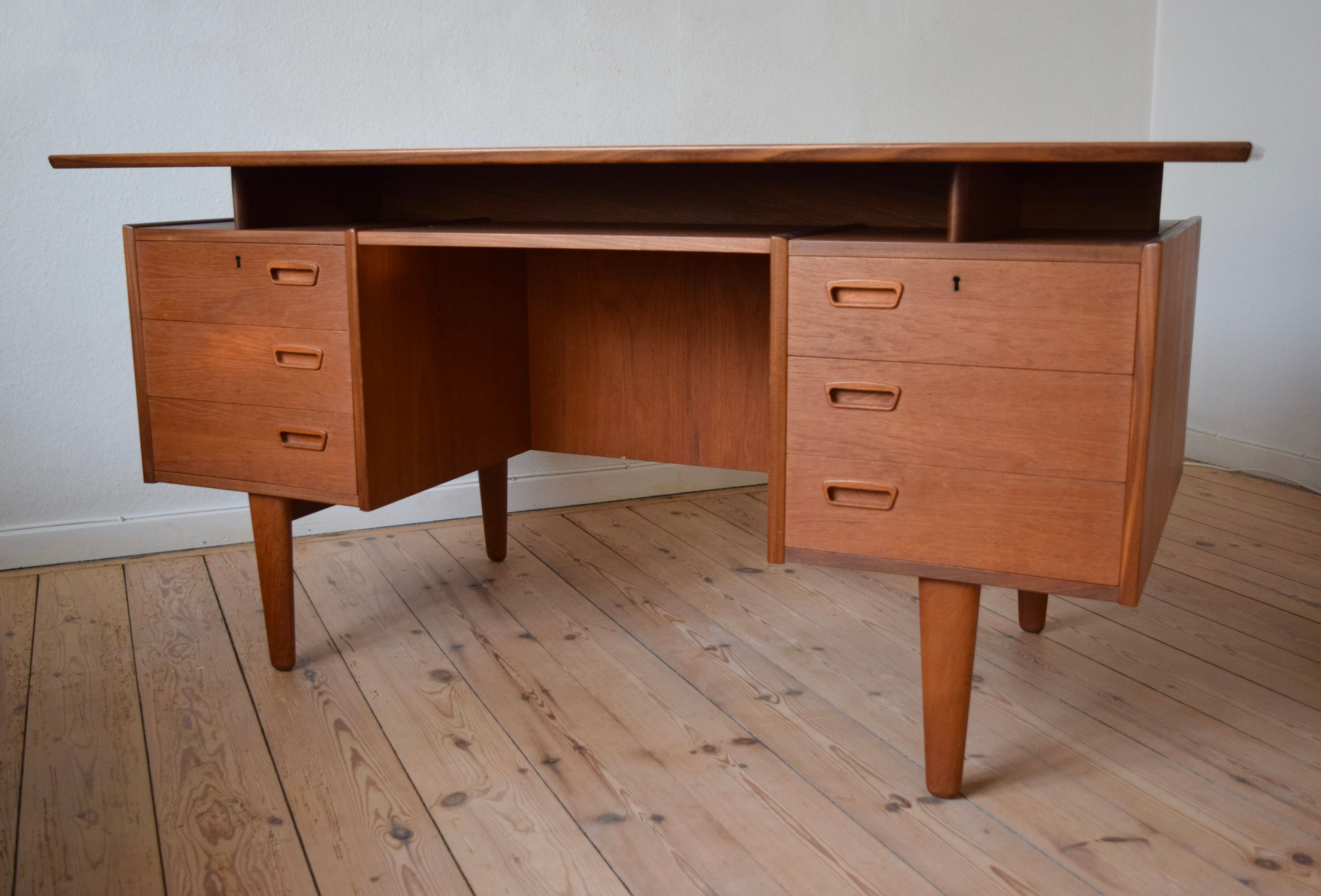 Mid century teak executive desk from H.P. Hansen, 1960s
